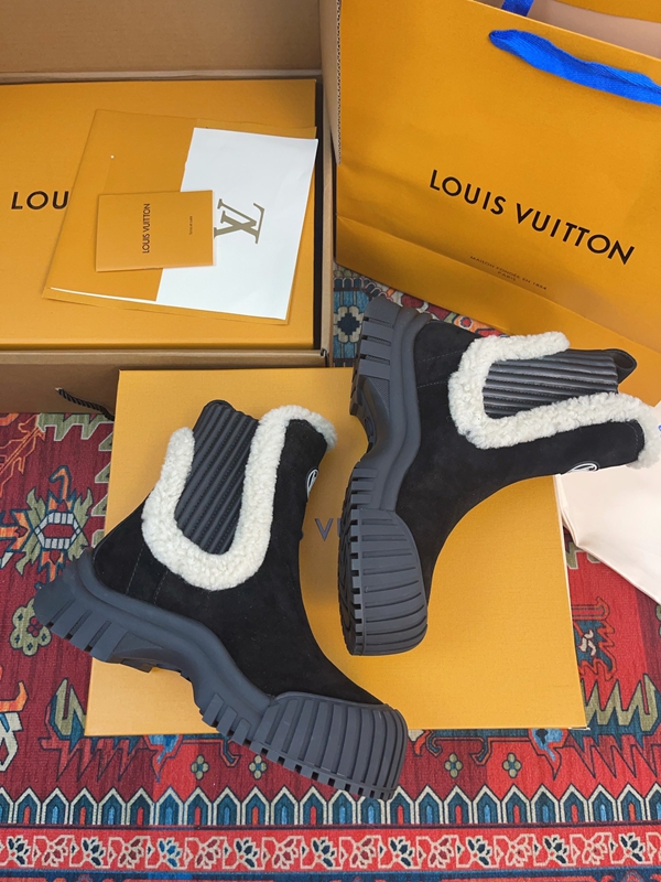 ルイヴィトン靴側面デザイン